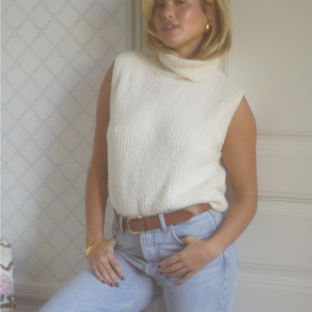 Djerf Avenue Elegant Cream Sleeveless Sweater